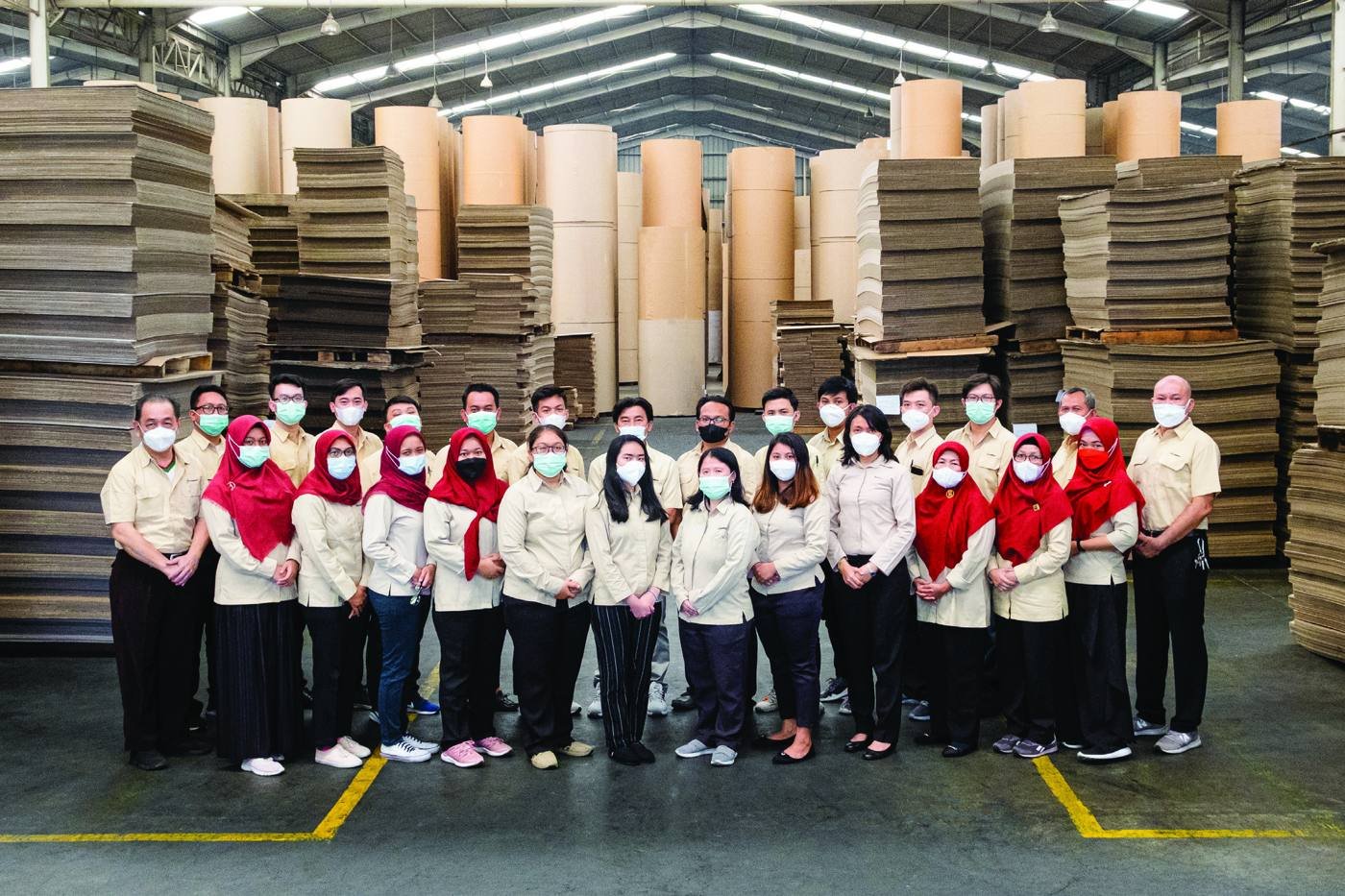 Tim PT. Adina Multi Wahana di area produksi